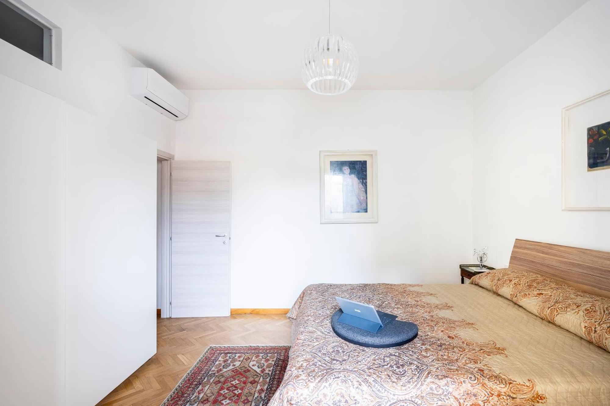 Flat Moon Over Florence Terrace And Free Parking Экстерьер фото